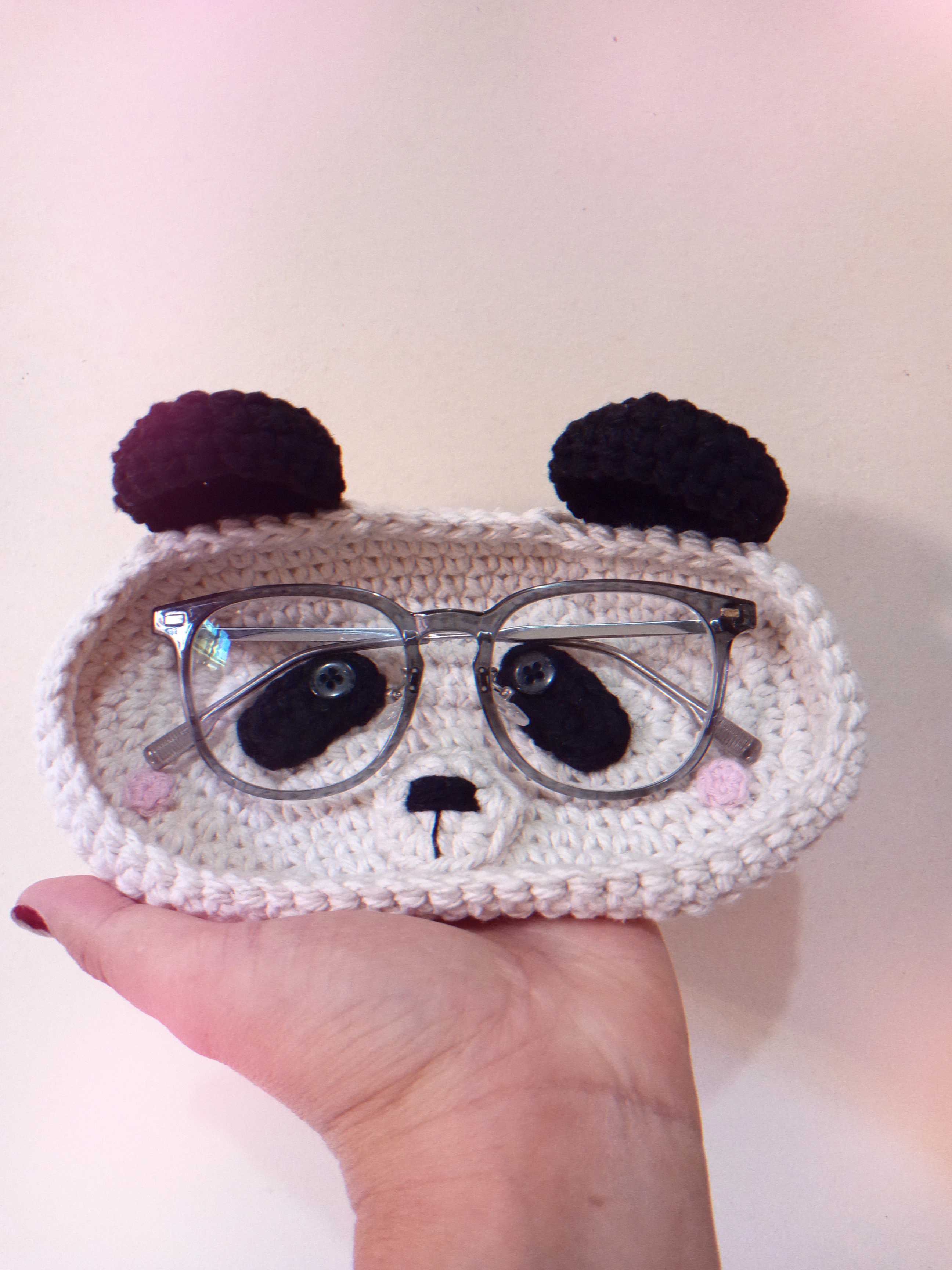 Porta Óculos de Crochê Urso Panda
