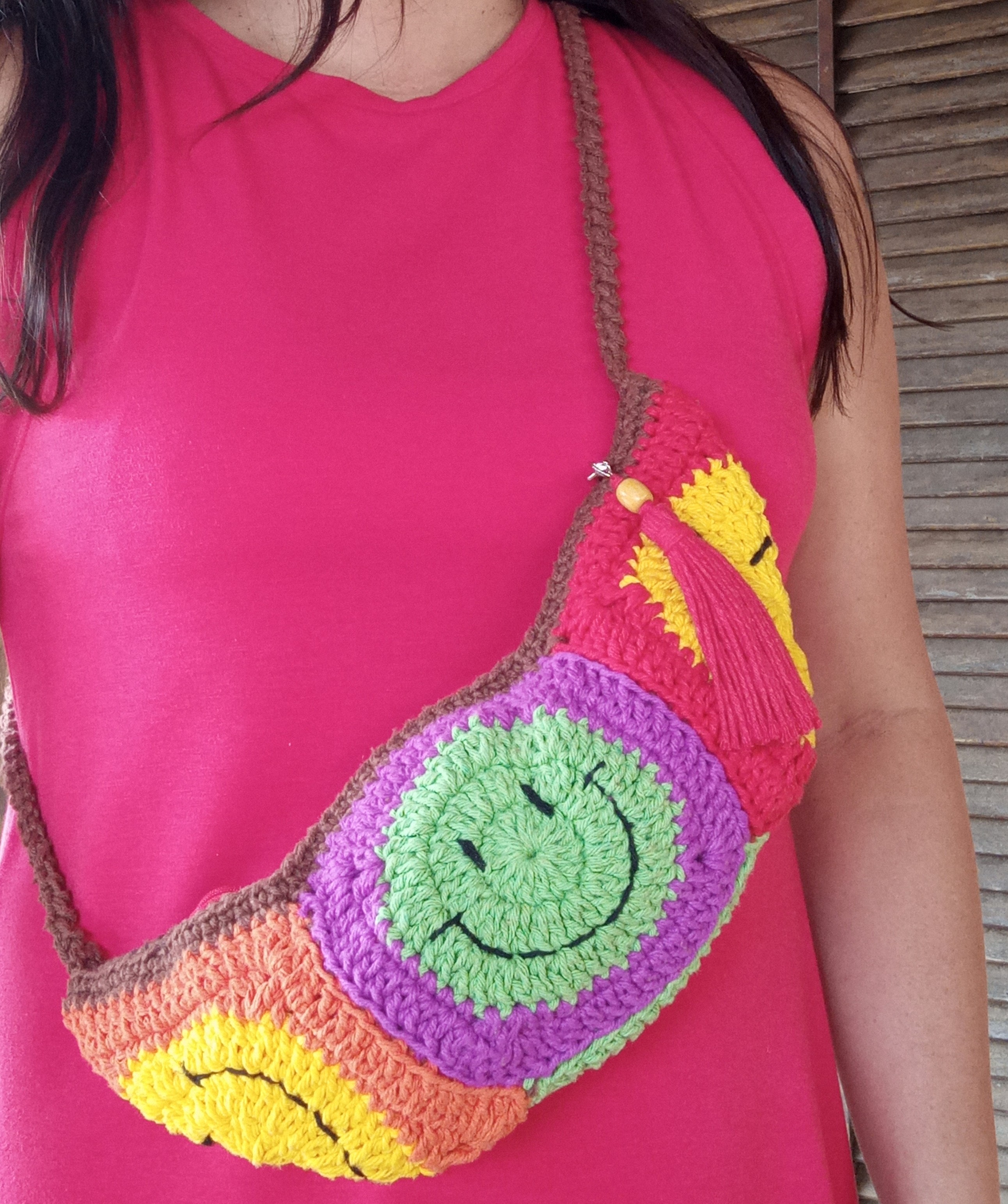Pochete Smile Colorida de Crochê