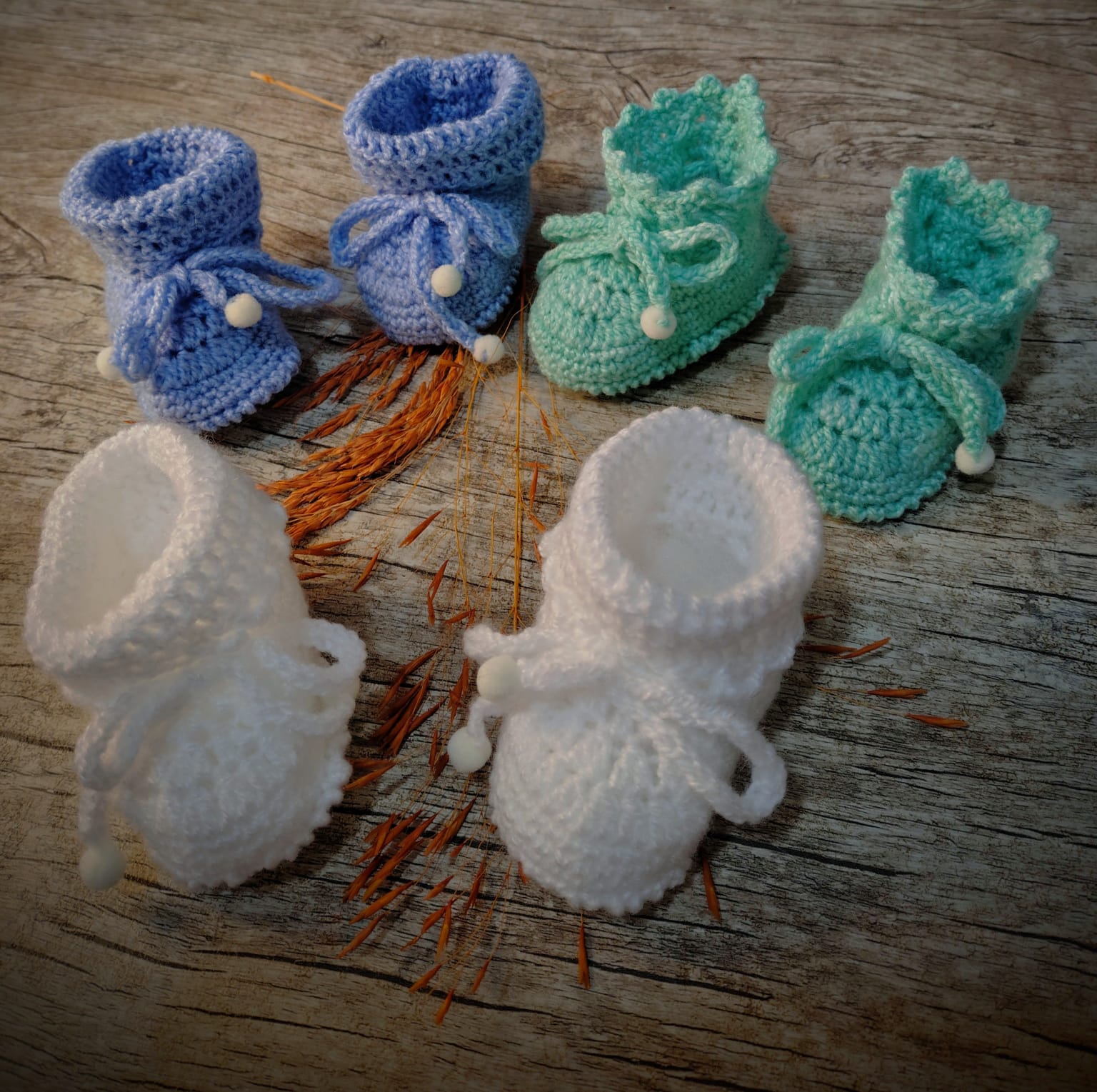 Kit 3 Pares de Sapatinhos de Crochê para Bebê - Lã Mais Bebê Círculo
