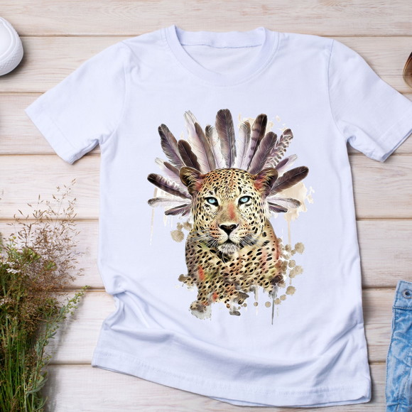 Camiseta Leopardo Tribal - Estilo Boho com Penas - foto 1