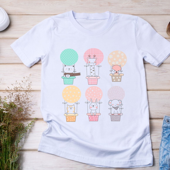 Camiseta Infantil Bichinhos Fofos em Balões - foto 1