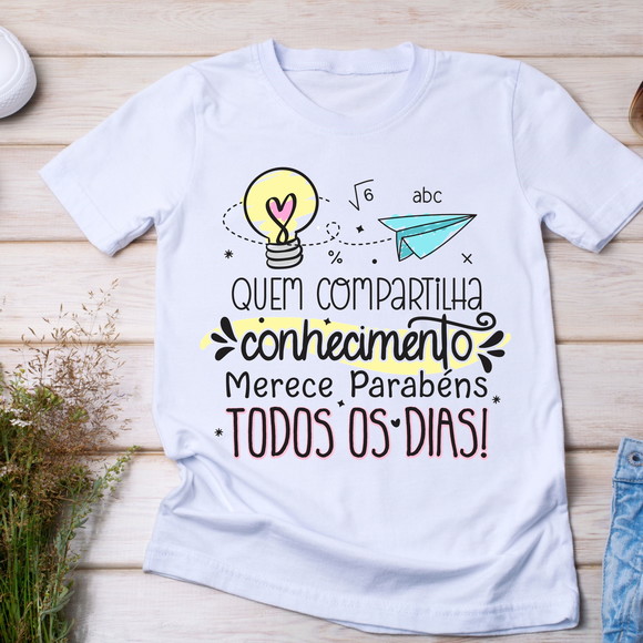 Camiseta Professores Quem Compartilha Conhecimento - foto 1