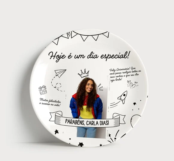 Prato de Aniversário Personalizado: Celebre Um Dia Especial!