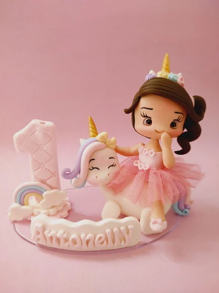 Topo de Bolo Menina com Unicornio Biscuit - foto 1