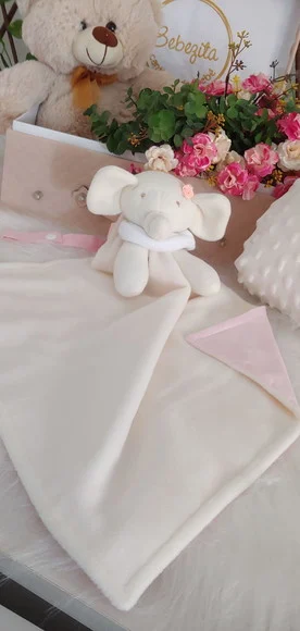 Naninha Elefante Personalizada com Nome do Bebê
