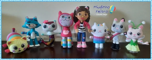 Boneca a Casa Mágica da Gabby em Feltro - 8 Peças - foto 1
