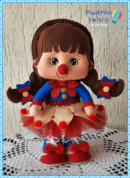 Palhaça em Feltro Circo - foto 1