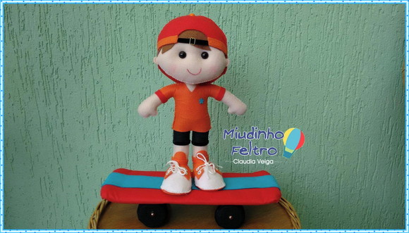 Boneco skatista em feltro - foto 1