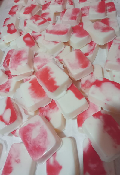 Sabonete Artesanal Vegano de Rosas - Medio 50 Gramas - foto 3