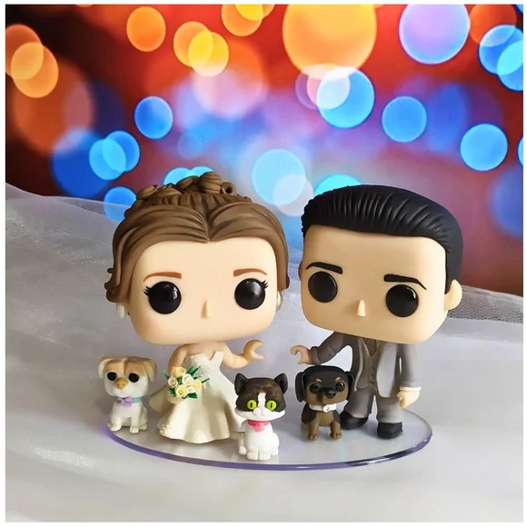 Topo de Bolo Noivinhos em Biscuit + 3 Cachorros- Funko Pop - foto 1