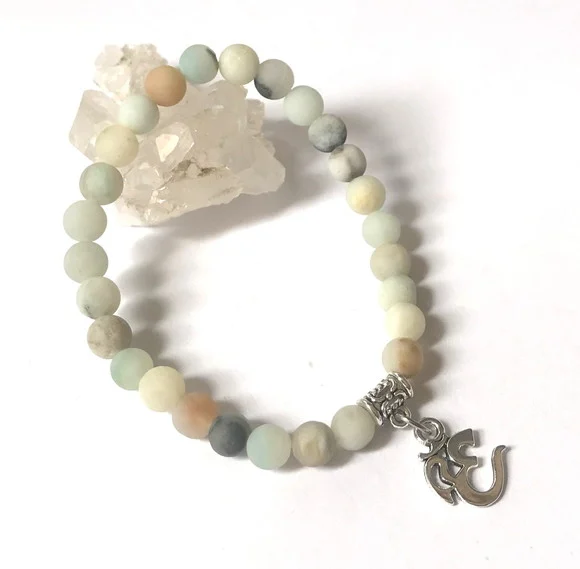 Pulseira Japamala com 27 Contas de Amazonita Fosca e Om - foto 1