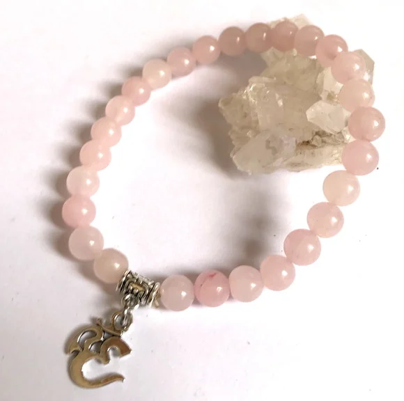 Pulseira Japamala 27 Contas Quartzo Rosa e Simbolo Om - foto 1
