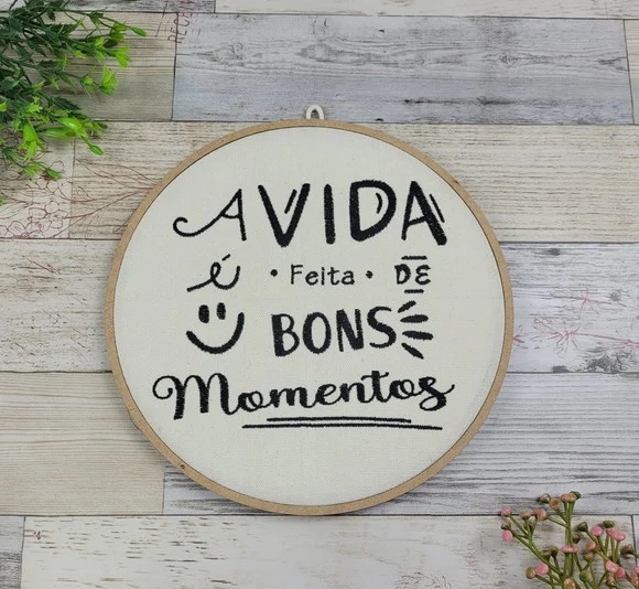 Quadro Bastidor Bordado Algodão Cru - Frases Motivacionais - foto 1