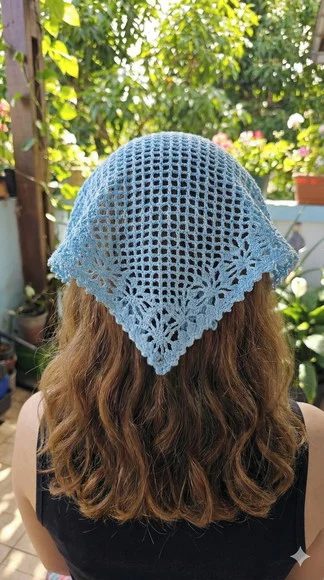 Bandana em Croche Fio de Algodão Azul - Feito à Mão - foto 1