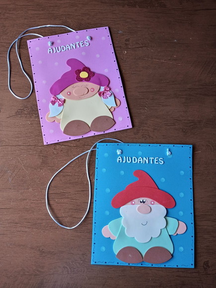Crachás ajudantes tema gnomos - foto 1
