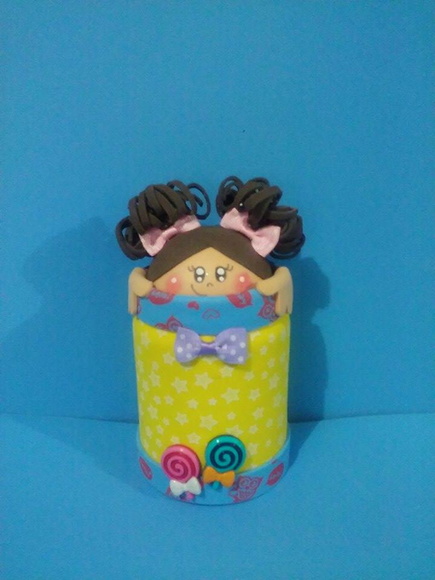 Porta doces menina na latinha - foto 1