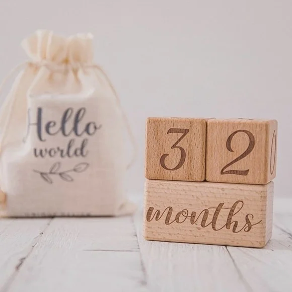 Kit Mesversário Madeira - Modelo Cubos - Pronta Entrega - foto 1