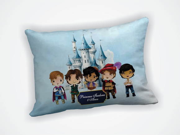 Lembrancinha Mini Almofada 18x28cm Personalizada Príncipes - foto 1