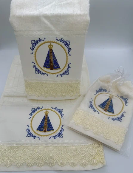 Toalha Bordada Nossa Senhora Aparecida Colorida com Renda