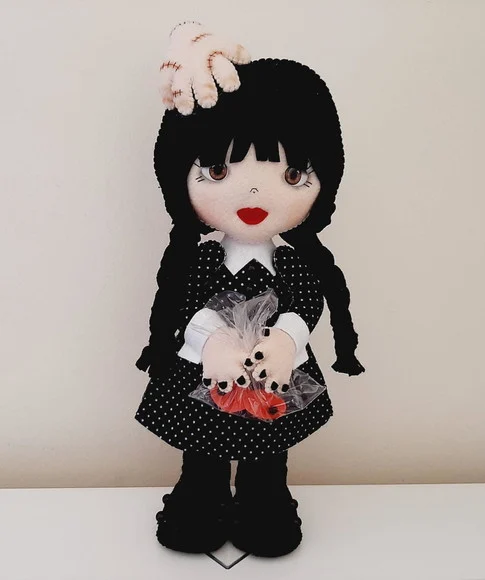 Wandinha de Feltro - foto 1