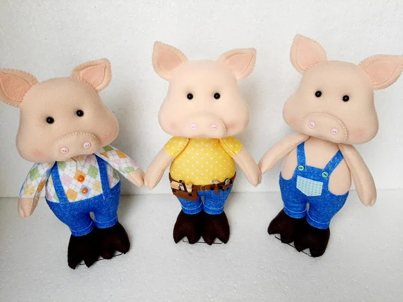 Três Porquinhos de Feltro - foto 1