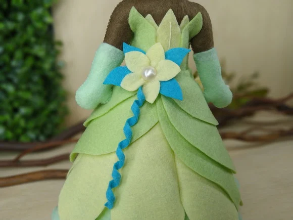 Tiana em feltro - Princesa e o Sapo