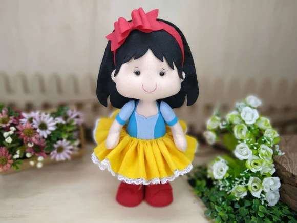 Branca de neve em feltro