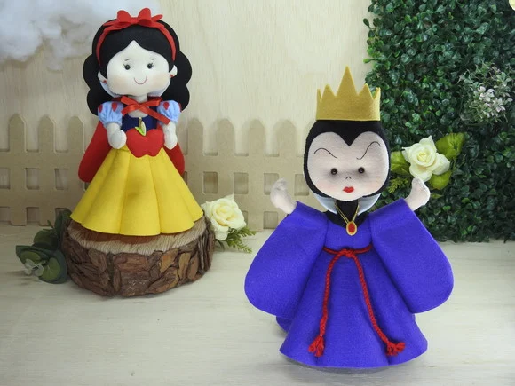 Branca de Neve e Rainha Má de Feltro
