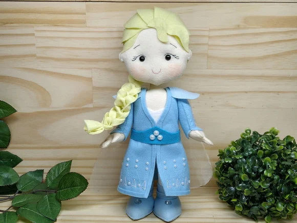 Elsa e Bruni Salamandra de feltro - filme Frozen