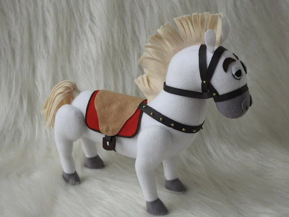 Cavalo Maximus Em Feltro - Enrolados