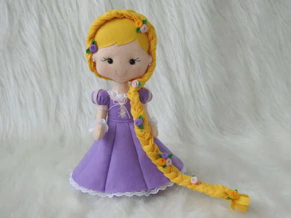 Boneca Rapunzel em Feltro - Enrolados