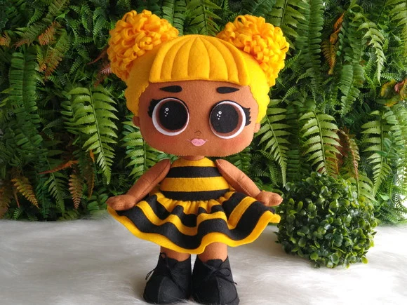 Boneca LOL em feltro