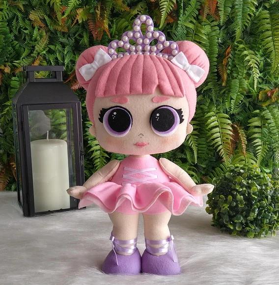 Boneca LOL em feltro