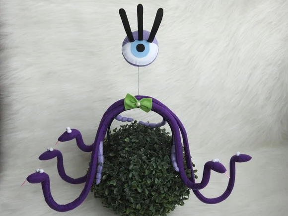 Tiara Célia (monstro Sa) em Feltro