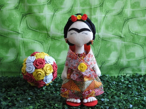 Boneca Frida em Feltro - Chamar no Chat Antes da Compra