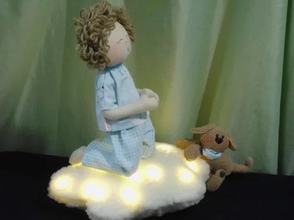 Boneca de Pano - Menino Orando - Iluminado - foto 1