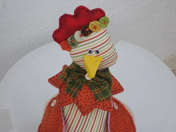 Galinha Clotilde - foto 1