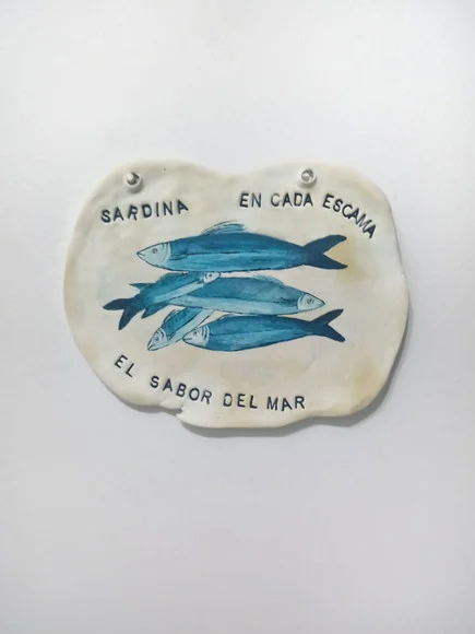 Placa de Parede em Cerâmica com Sardinhas Frase em Espanhol - foto 1