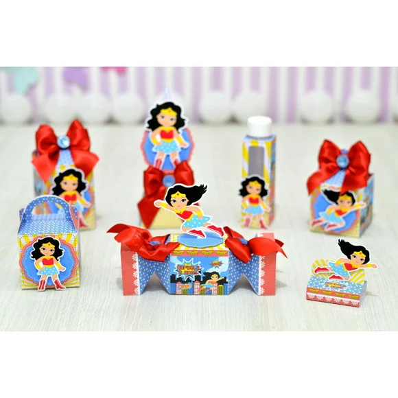 Kit 30 Lembrancinhas Mulher Maravilha - foto 1