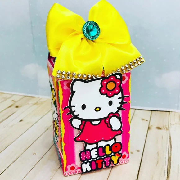 Kit 30 Lembrancinhas Hello Kitty - foto 1