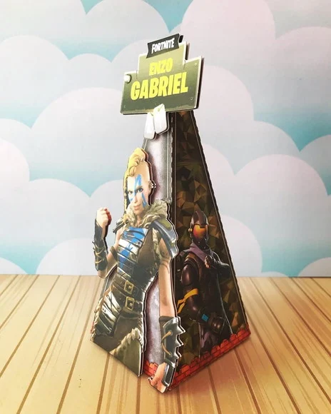 Kit 30 Lembrancinhas Fortnite - foto 1